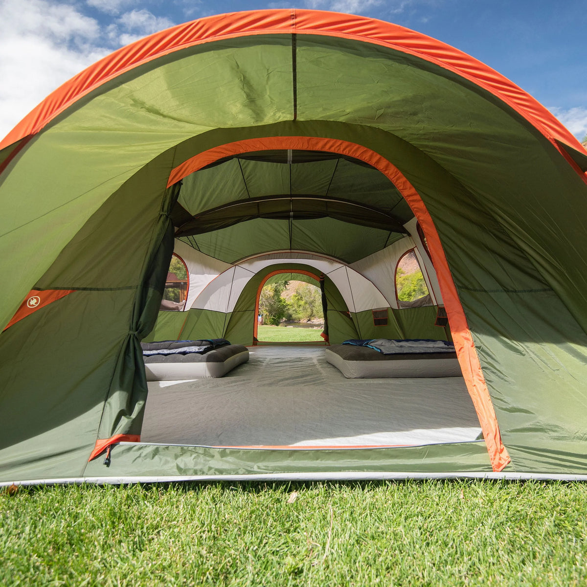 18-Person Cabin Tent with 3 Covered Entrances J6487