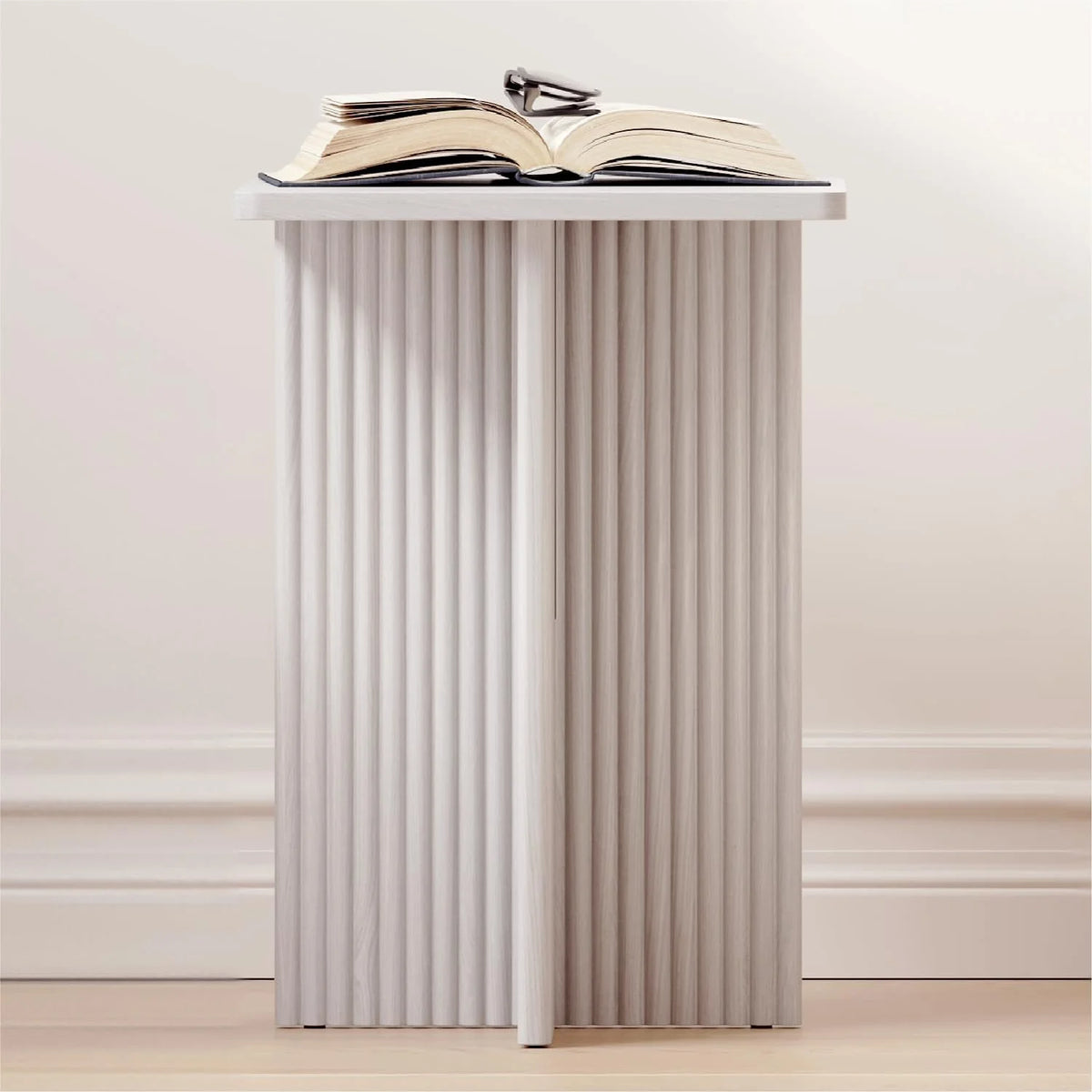 Fluted Accent Side Table with Solid Oak Base S6192
