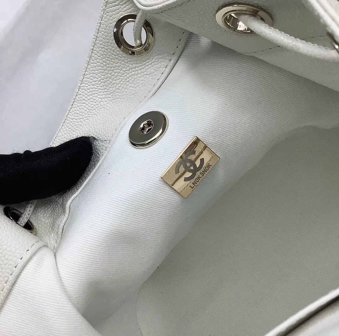 White Backpack M1030