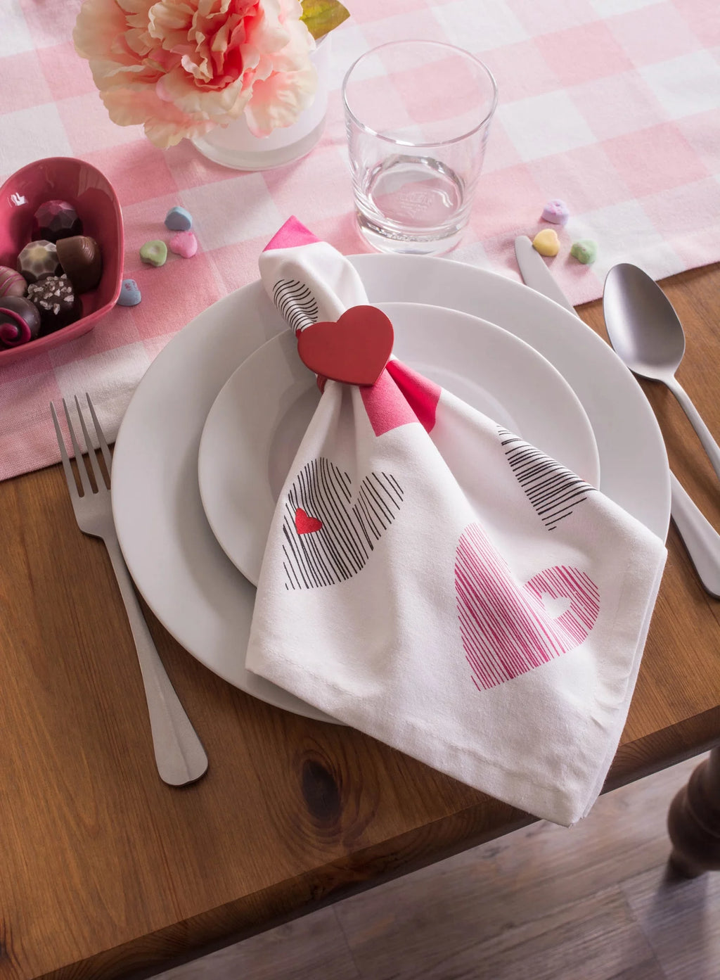 Set of 6 Red Heart Shaped Napkin Rings Y90960