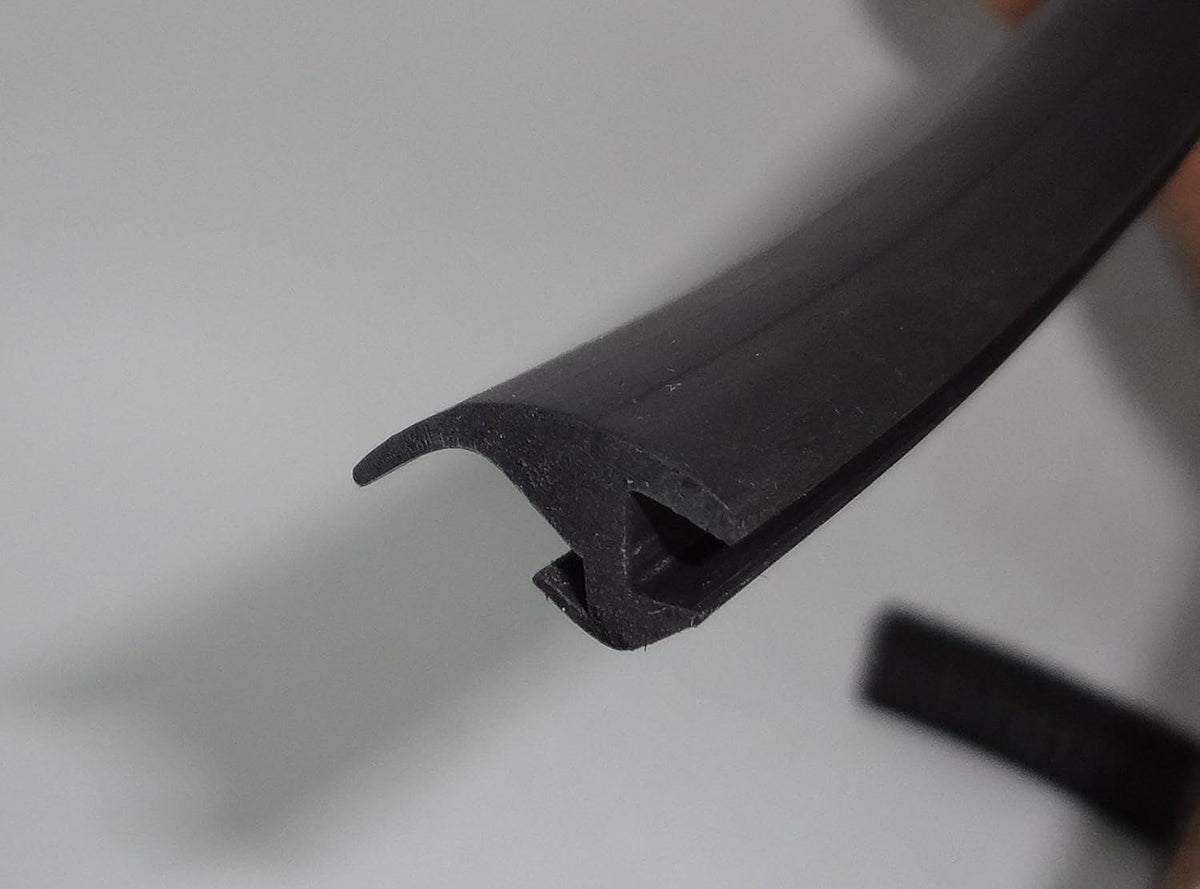 Glass Seal for Windshield Trim Seal (50 Feet) G5821