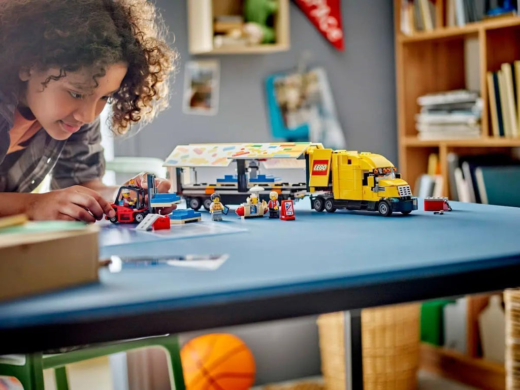 Lego City Delivery Truck with Trailer and Forklift S511567