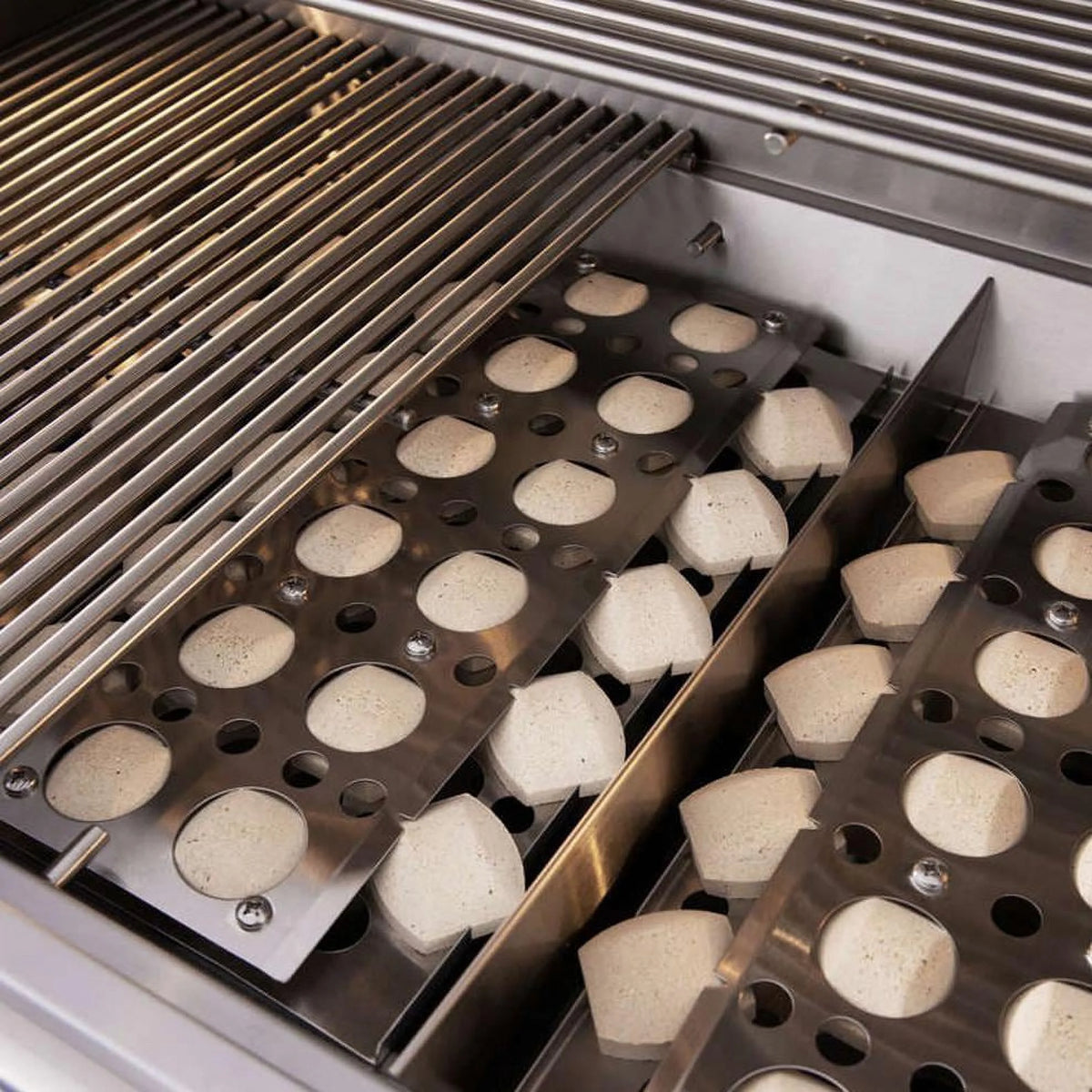 32-Inch 3-Burner Built-In Natural Gas Grill With Rotisserie A454890