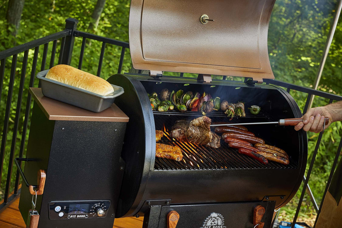 Wood Fired Pellet Grill with Flamebroiler U624