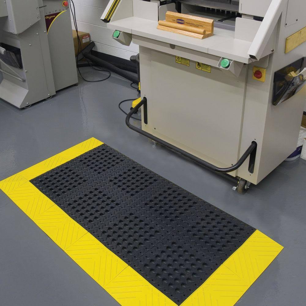 Black Interlock Drainage Runner L3860