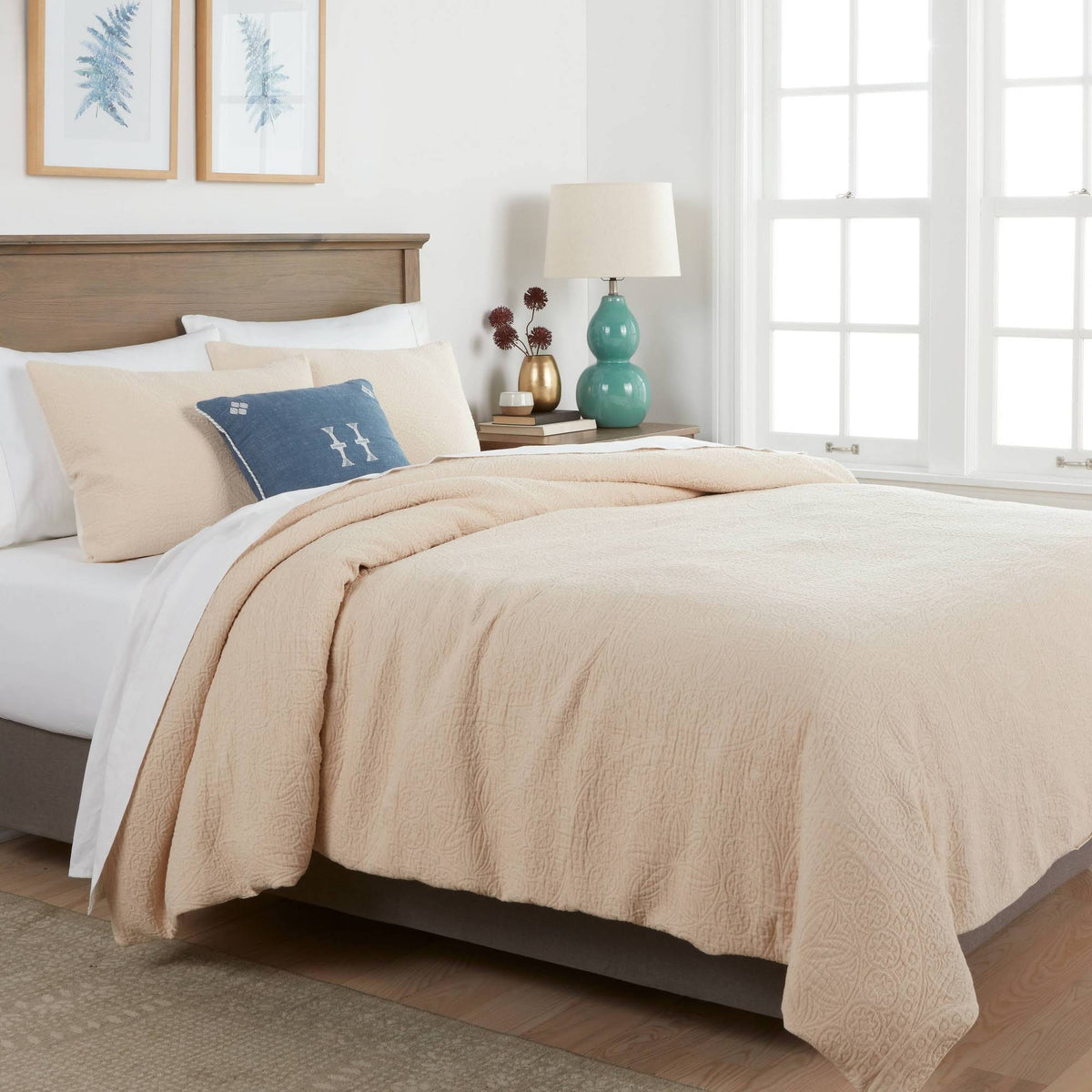 Natural Matelasse Medallion Duvet Cover & Sham Set M151