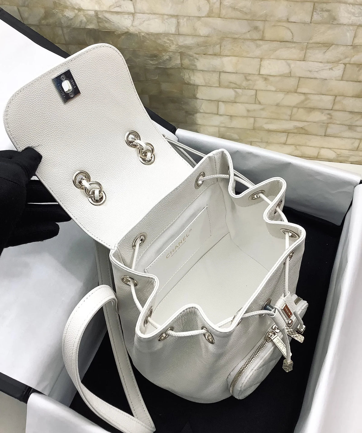 White Backpack M1030
