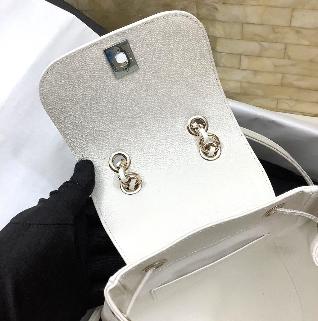 White Backpack M1030
