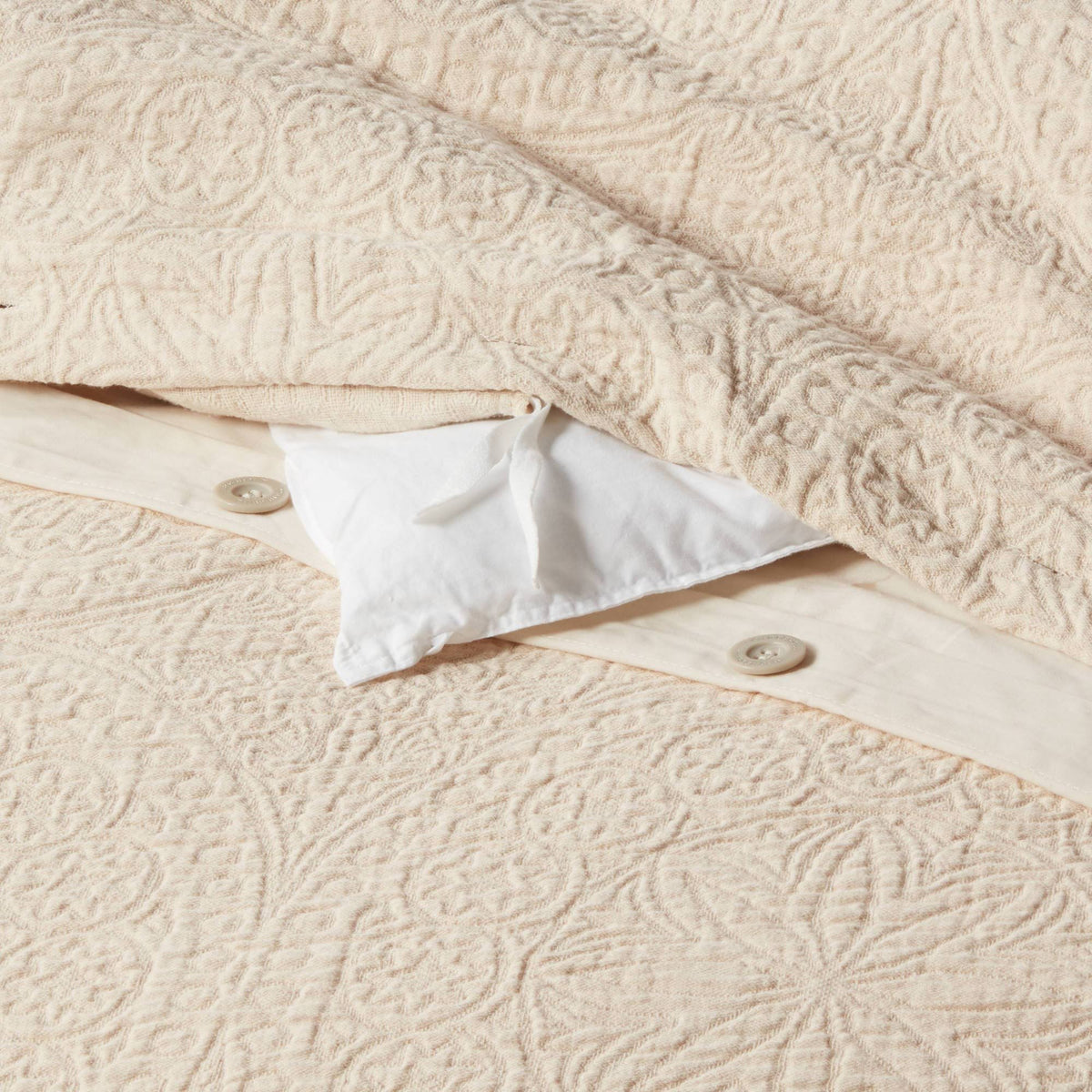 Natural Matelasse Medallion Duvet Cover & Sham Set M151