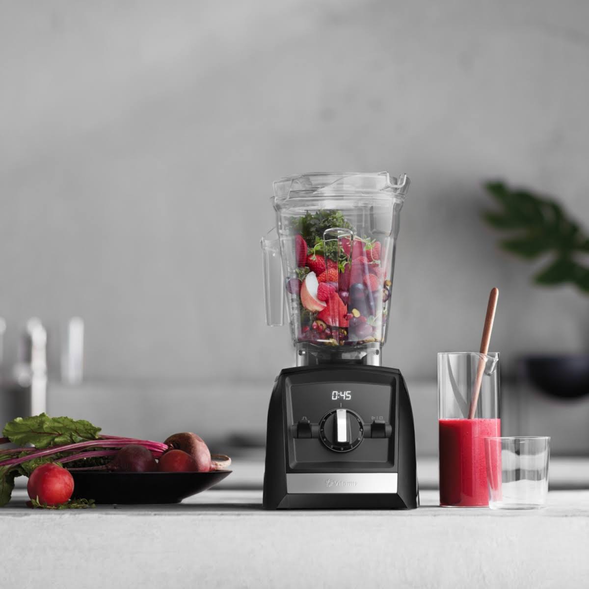 White Ascent Series Blender B202441