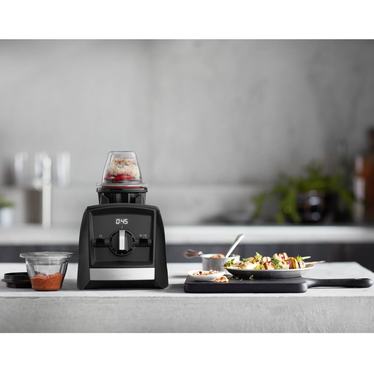 White Ascent Series Blender B202441
