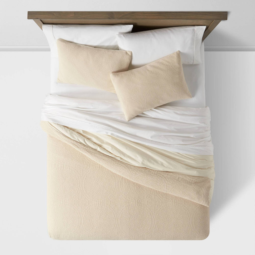 Natural Matelasse Medallion Duvet Cover & Sham Set M151